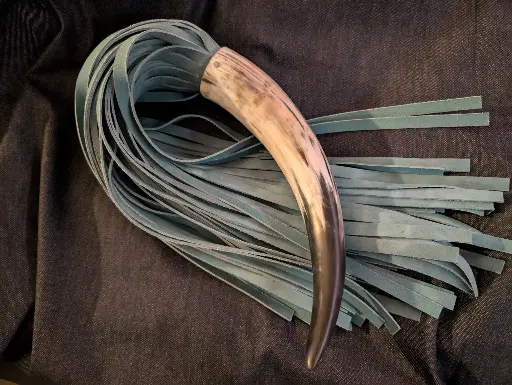 Bullhorn Flogger - Utility Side